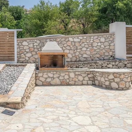 Дом отдыха Ionian *